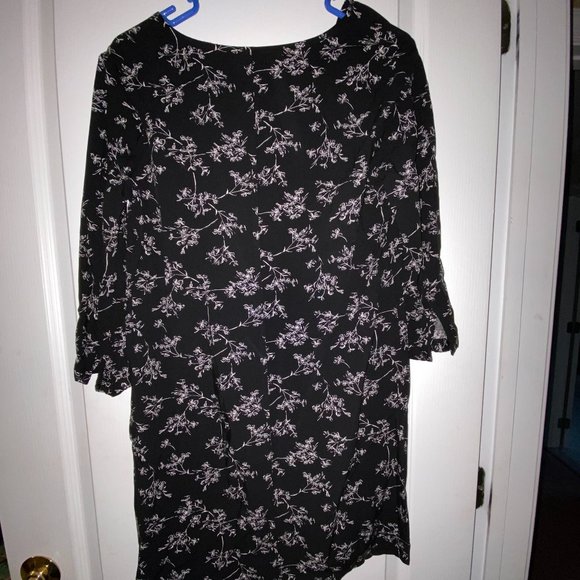 Old Navy V-Neck Black Print Shift Dress - SMALL - Picture 3 of 3
